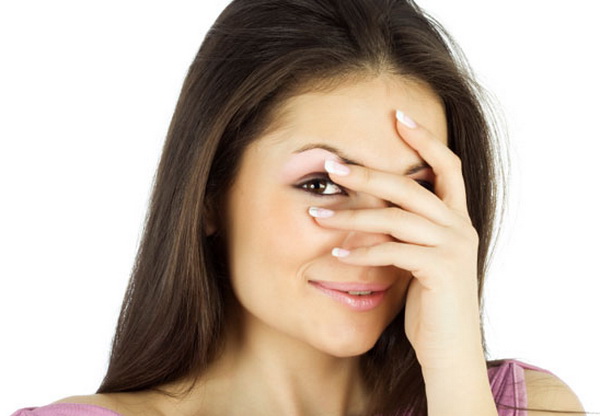 35 лет — как ухаживать за кожей вокруг глаз?