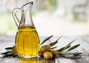 оливковое масло вокруг глаз